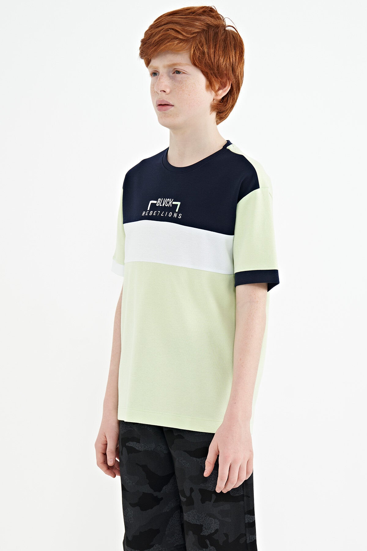 Light Green Color Gradient Embroidered Oversize Boys' T-Shirt - 11159