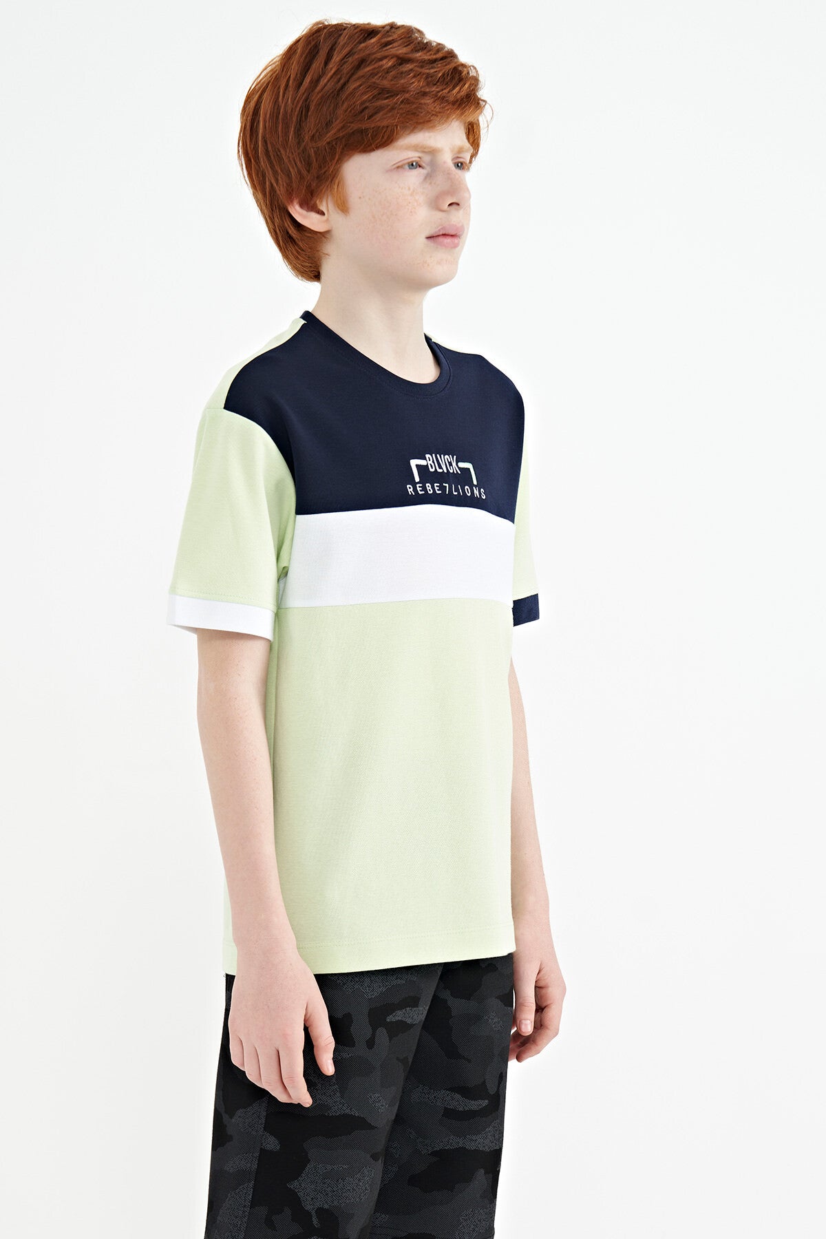 Light Green Color Gradient Embroidered Oversize Boys' T-Shirt - 11159