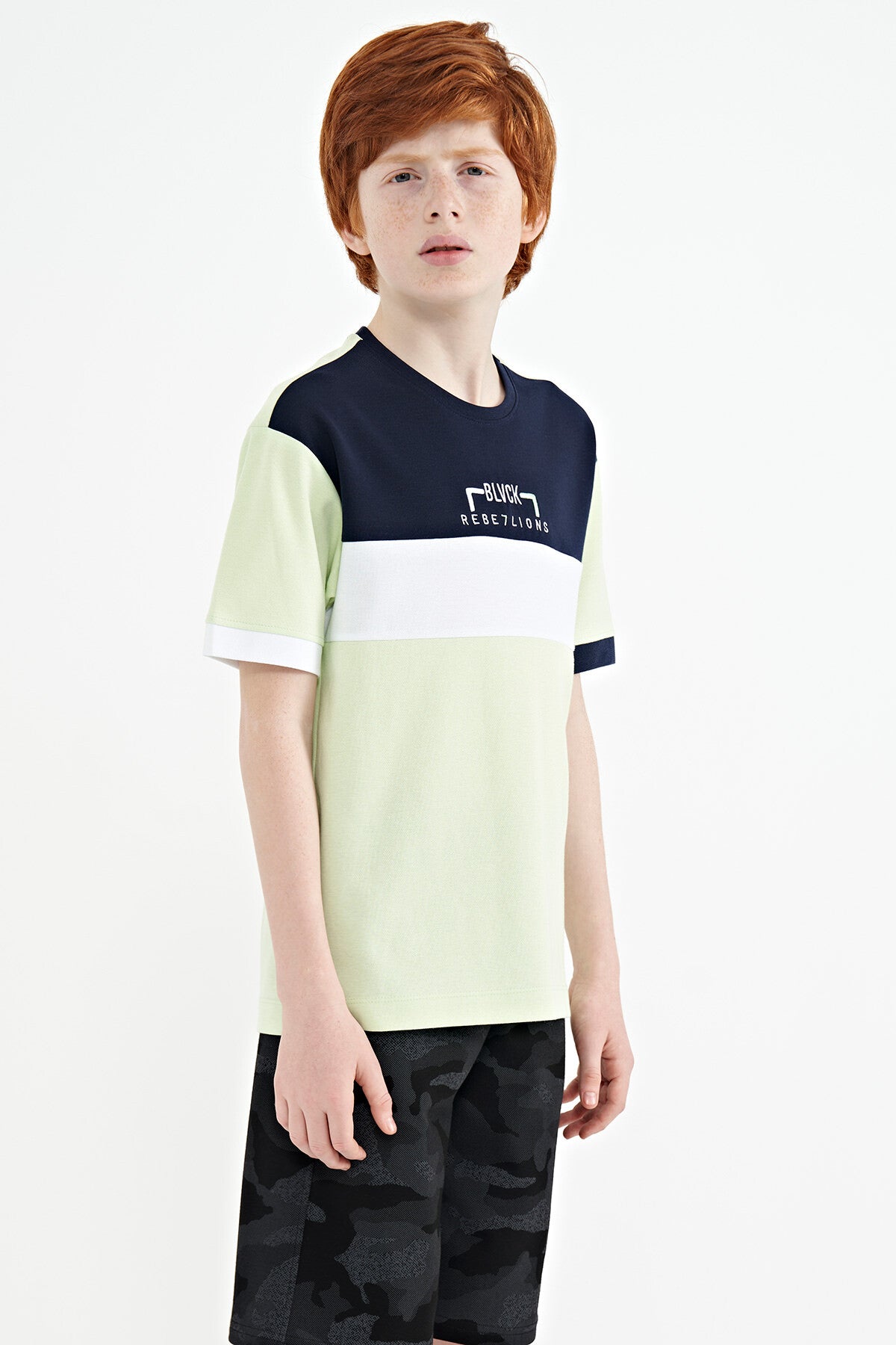 Light Green Color Gradient Embroidered Oversize Boys' T-Shirt - 11159