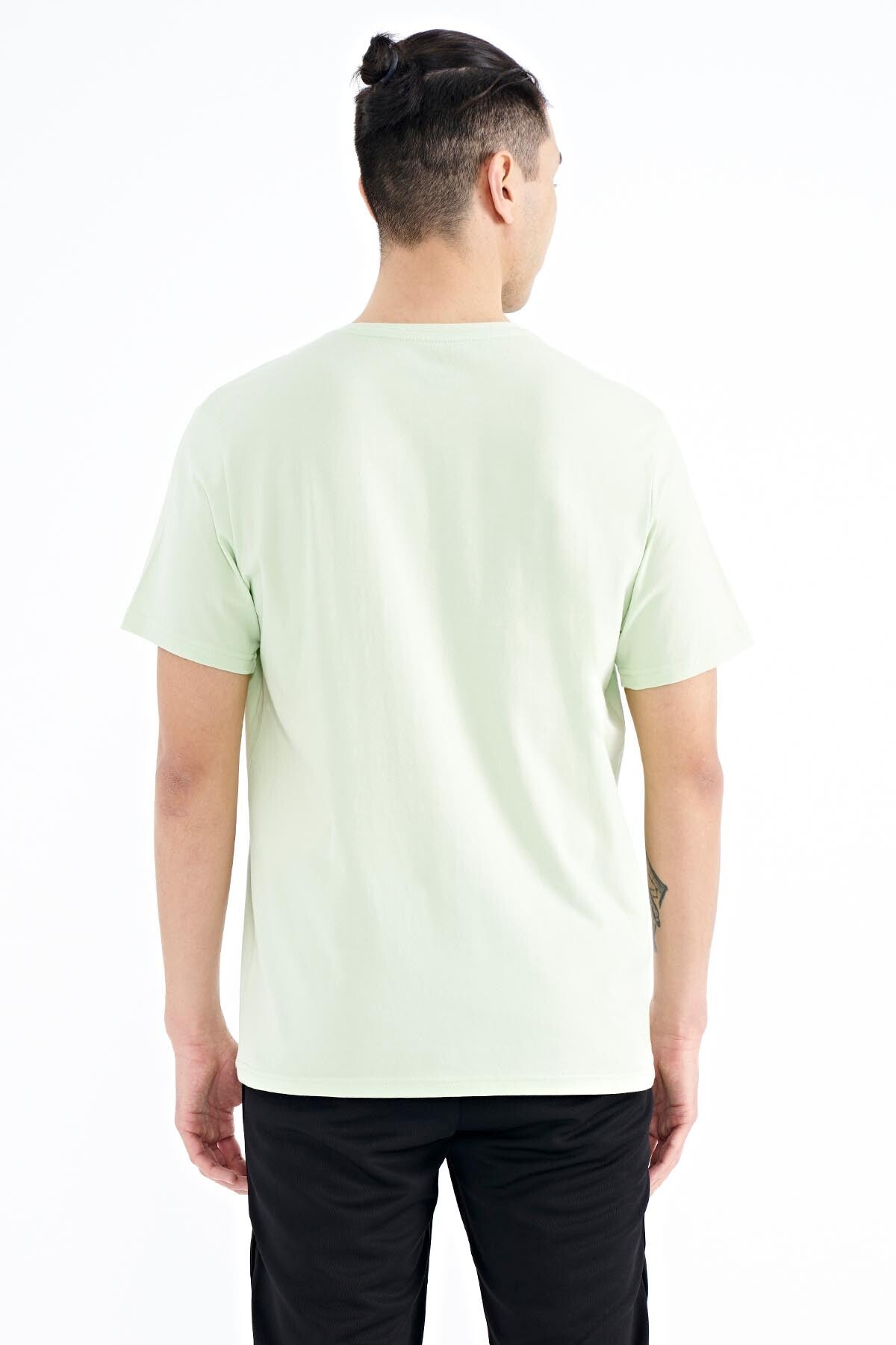 Light Green Printed O Collar Standard Fit Men's T-shirt - 88201