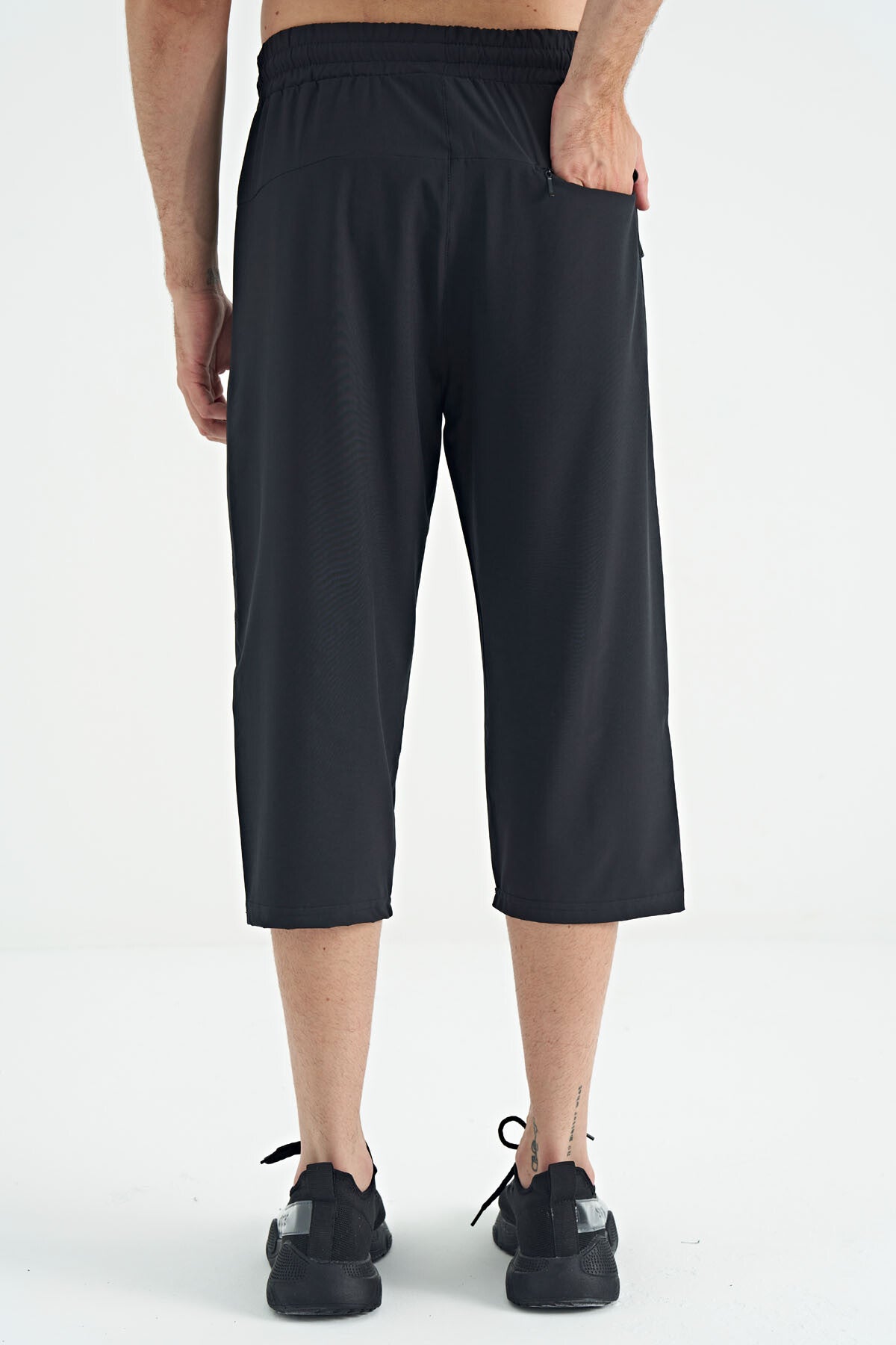 Anthracite Laced Standard Mold Zip Pocket Active Sports Men's Capri - 83096