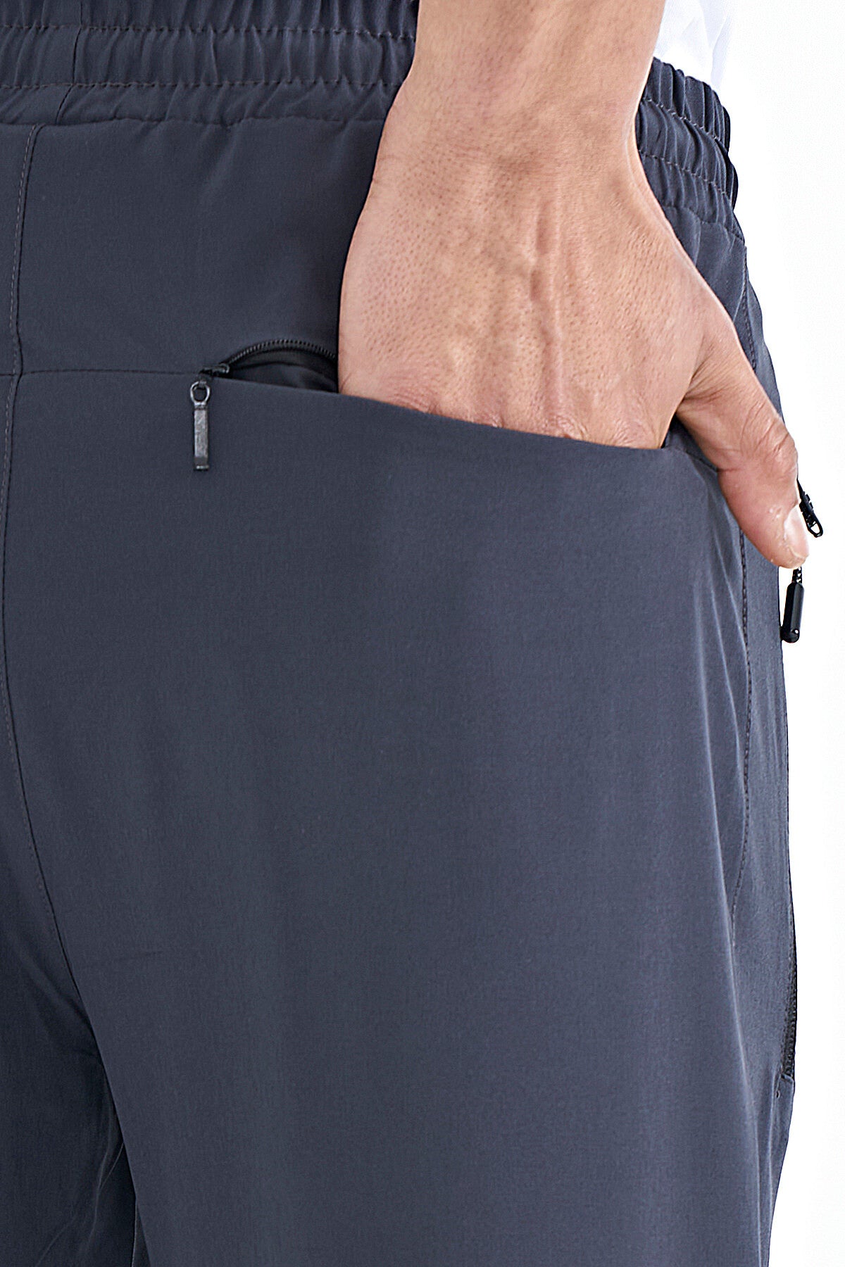 Anthracite Men's Zippered Three-Pocket Standard Fit Classic Hem Tracksuit Bottom - 84768