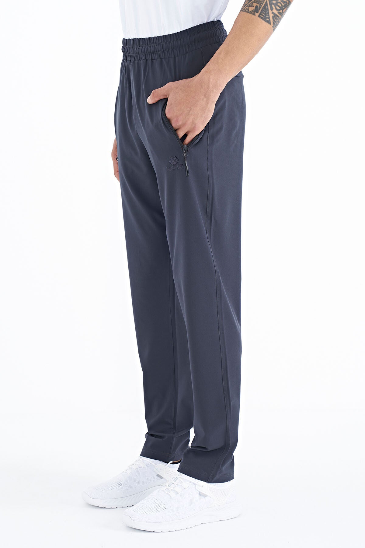 Anthracite Men's Zippered Three-Pocket Standard Fit Classic Hem Tracksuit Bottom - 84768