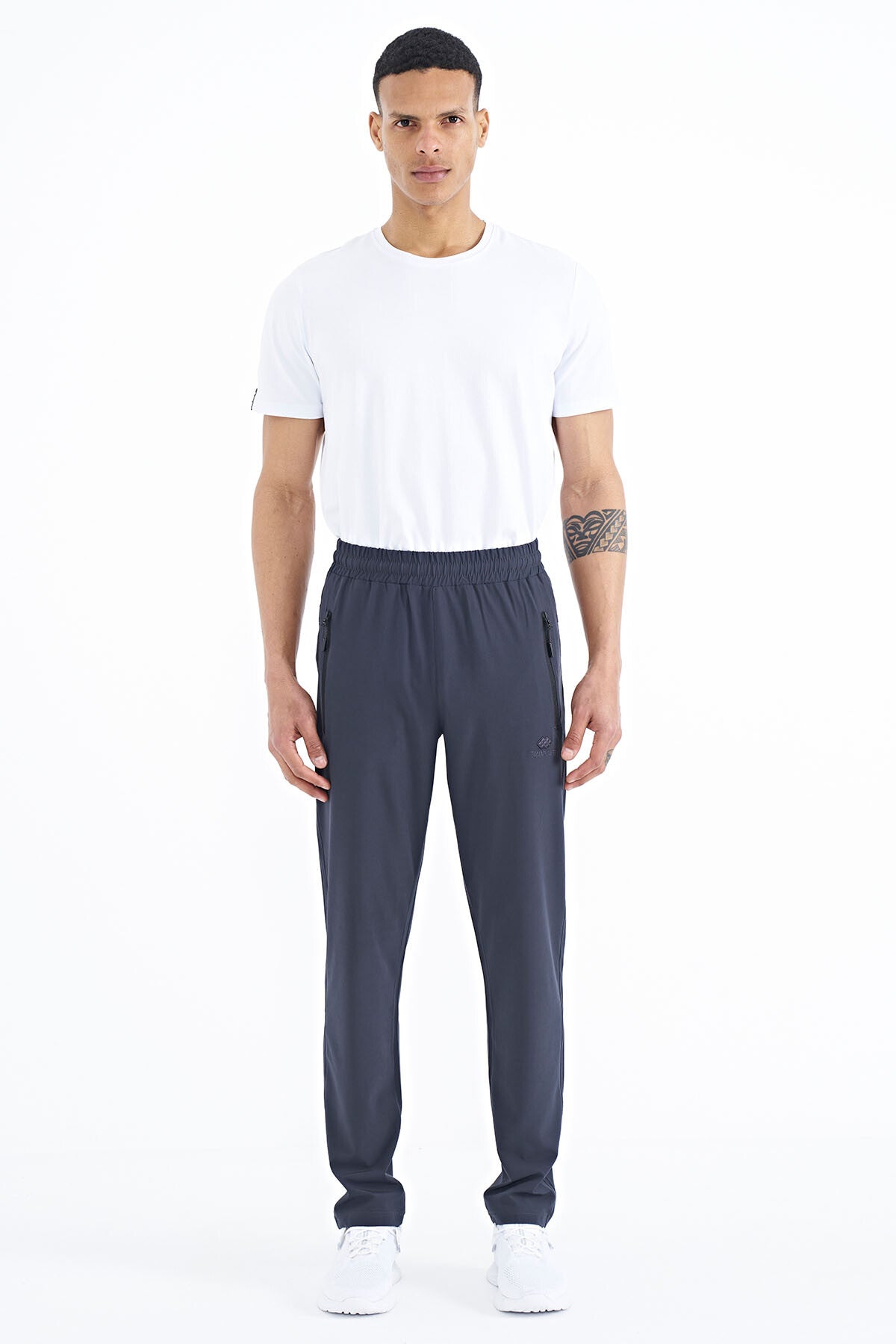 Anthracite Men's Zippered Three-Pocket Standard Fit Classic Hem Tracksuit Bottom - 84768