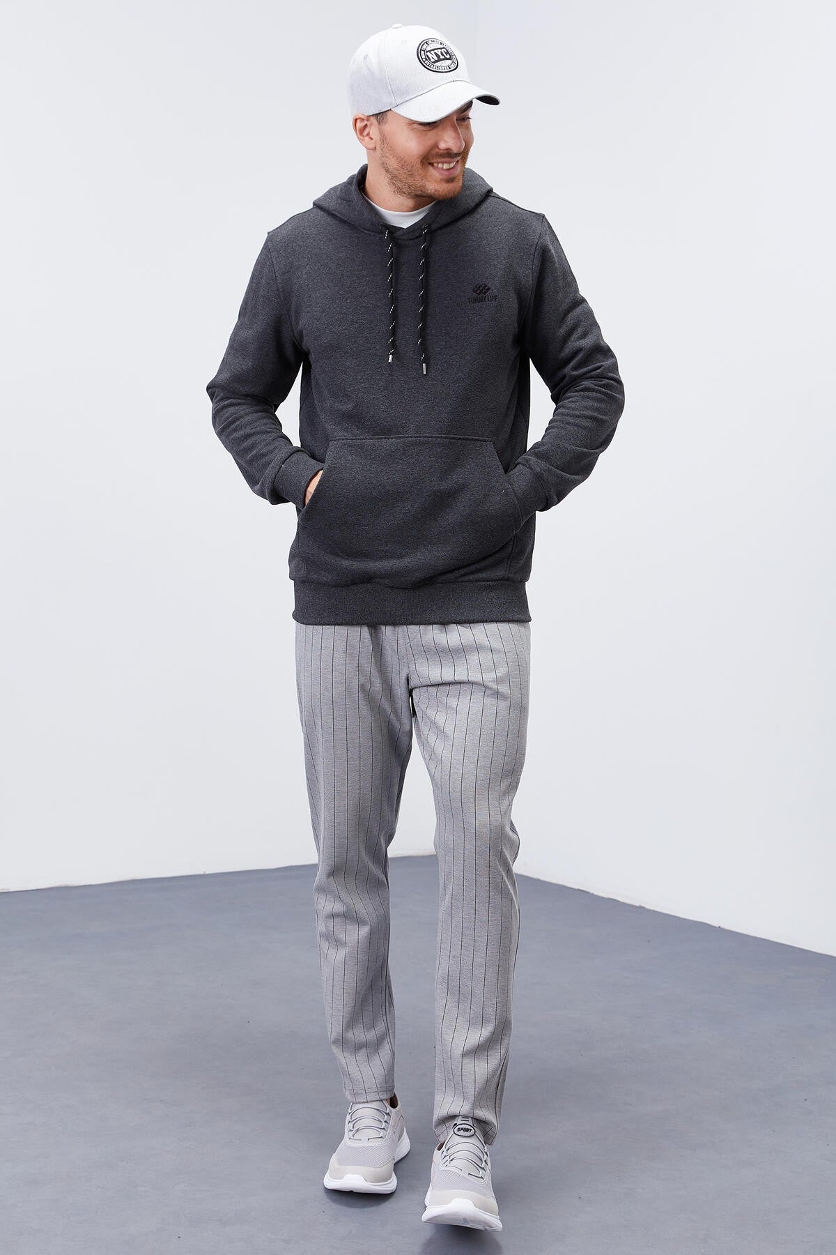 Kangaroo Zip Standard Fit Hooded Men's Sweatshirt - 87872