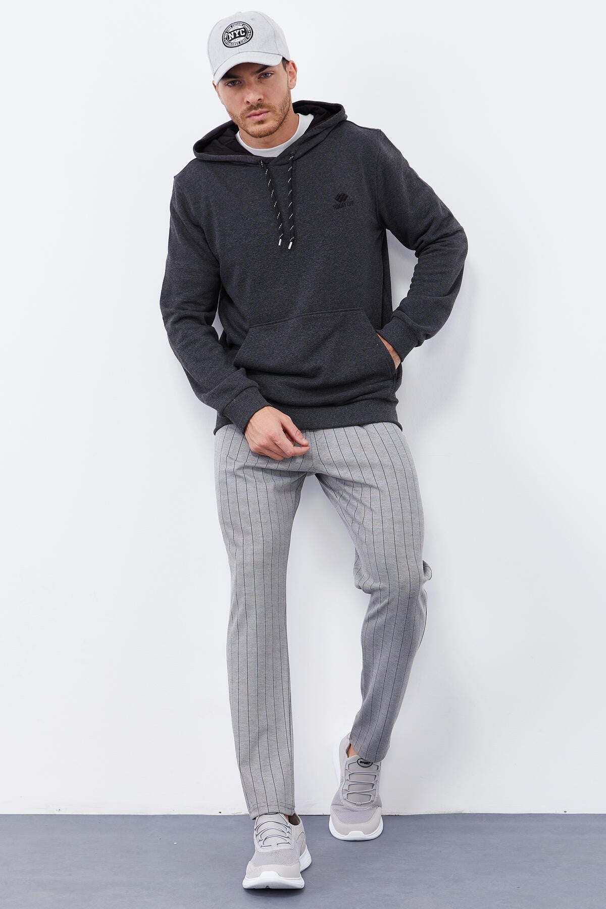 Kangaroo Zip Standard Fit Hooded Men's Sweatshirt - 87872