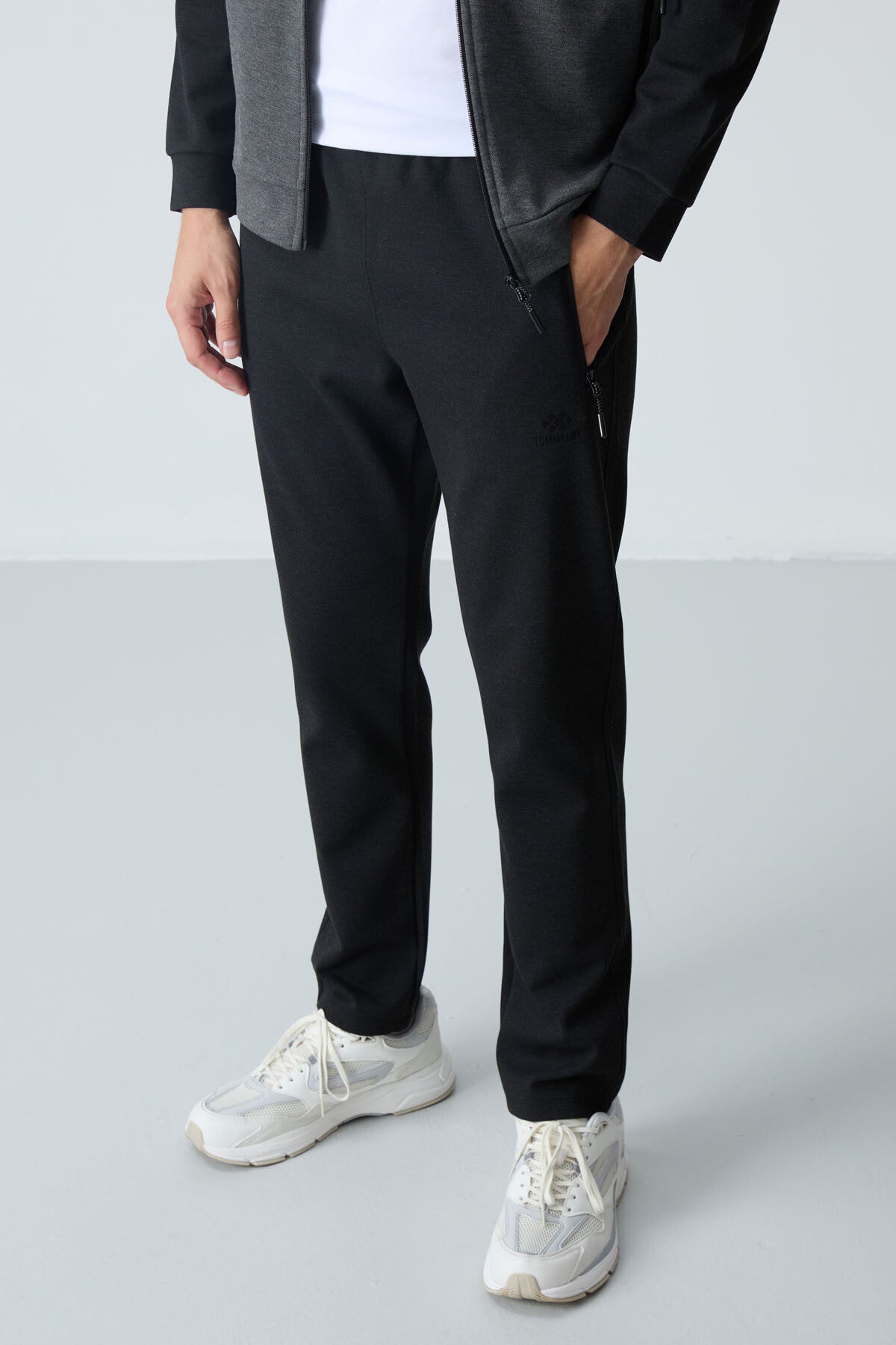 Anthracite - Black  
High Collar Dual Color Comfort Fit Classic Hem Men's Tracksuit Set - 85113