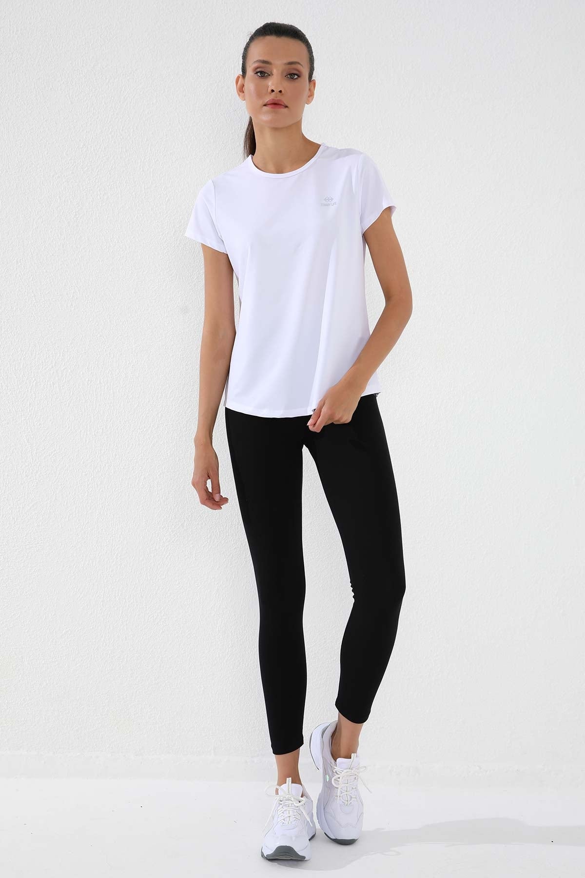 White Basic Short Sleeve Standard Fit O Collar Women's T-Shirt - 97144