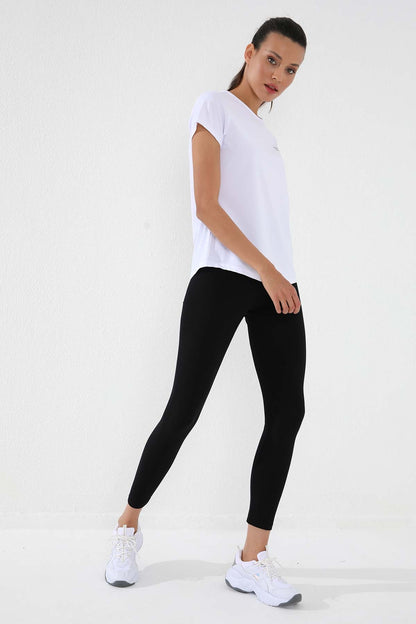 White Basic Short Sleeve Standard Fit O Collar Women's T-Shirt - 97144