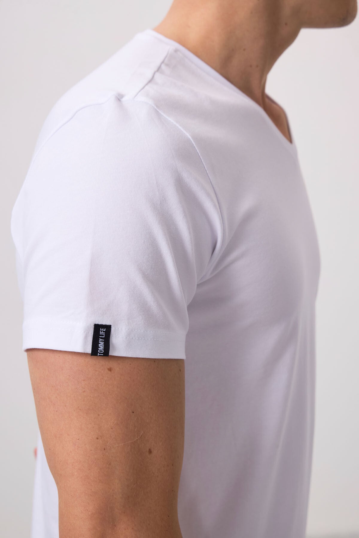 White Basic Short Sleeve Regular Fit V Neck Men's T-Shirt - 87912