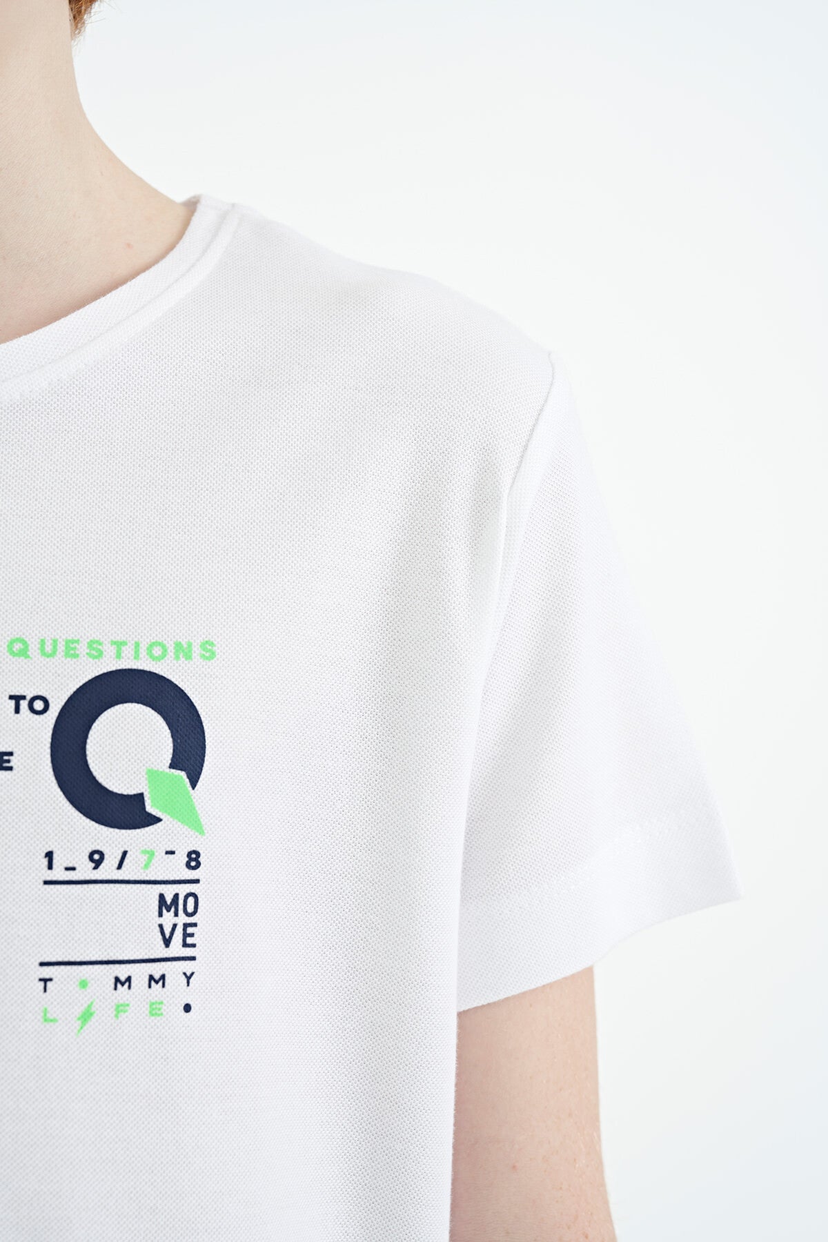 White Print Detailed O Collar Standard Fit Boys T-Shirt - 11145