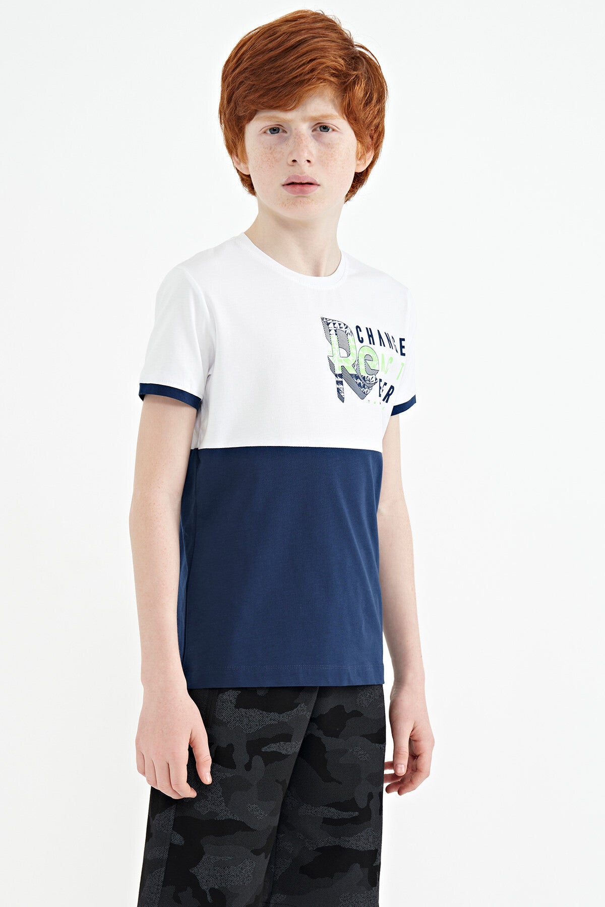 White Print Detailed Color Block Standard Fit O Collar Boys T-Shirt - 11107