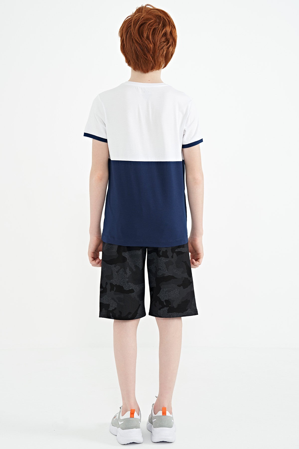 White Print Detailed Color Block Standard Fit O Collar Boys T-Shirt - 11107