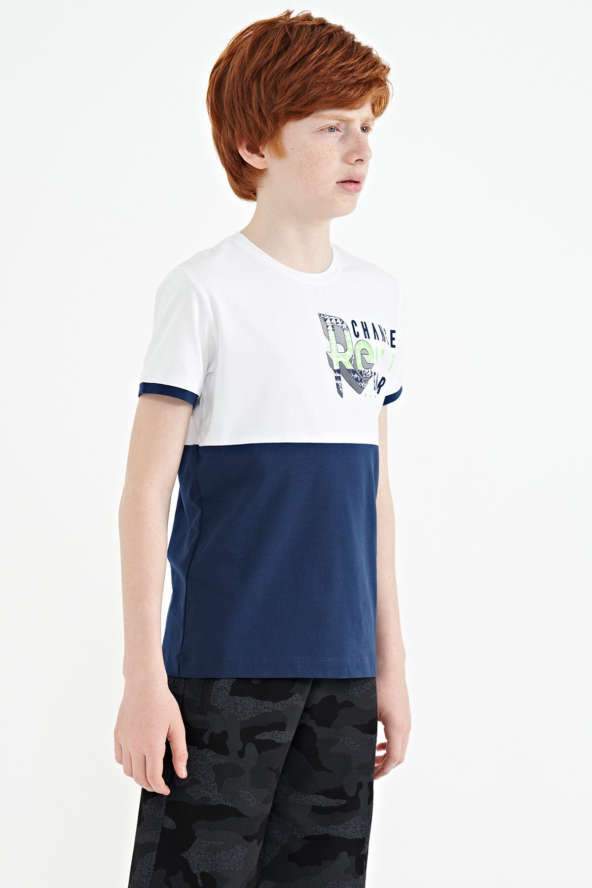 White Print Detailed Color Block Standard Fit O Collar Boys T-Shirt - 11107