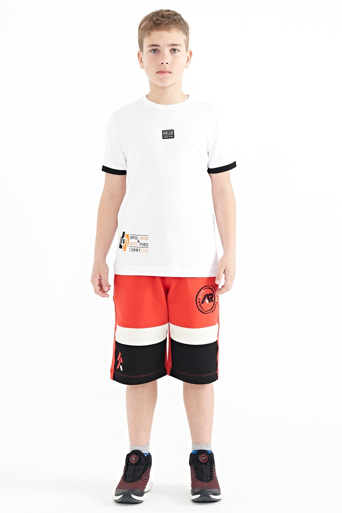 White Printed Standard Mold O Collar Boys T-Shirt - 11097