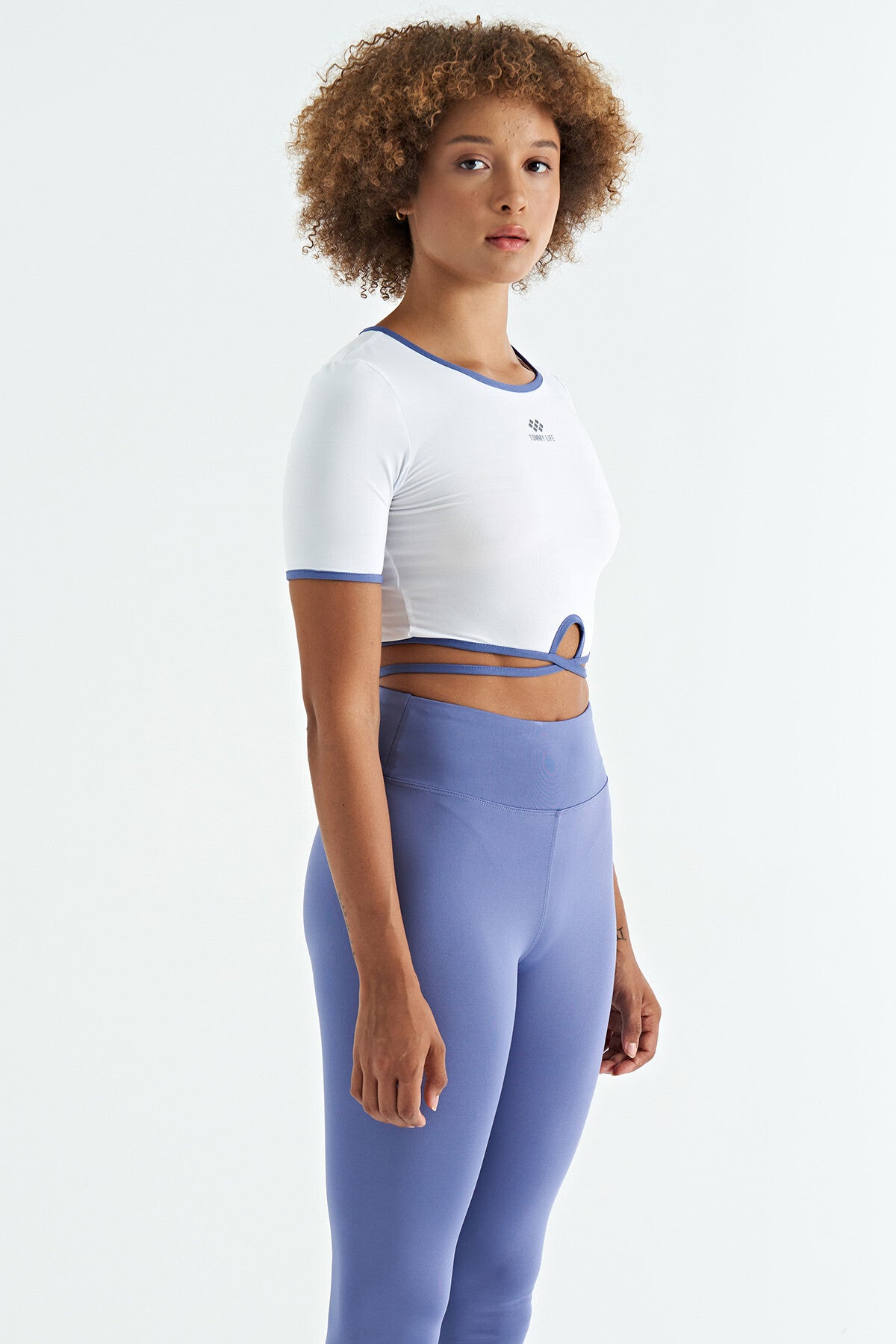 White Tie-Waist Detailed O Neck Standard Fit Scuba Fabric Women's Crop T-Shirt - 97266