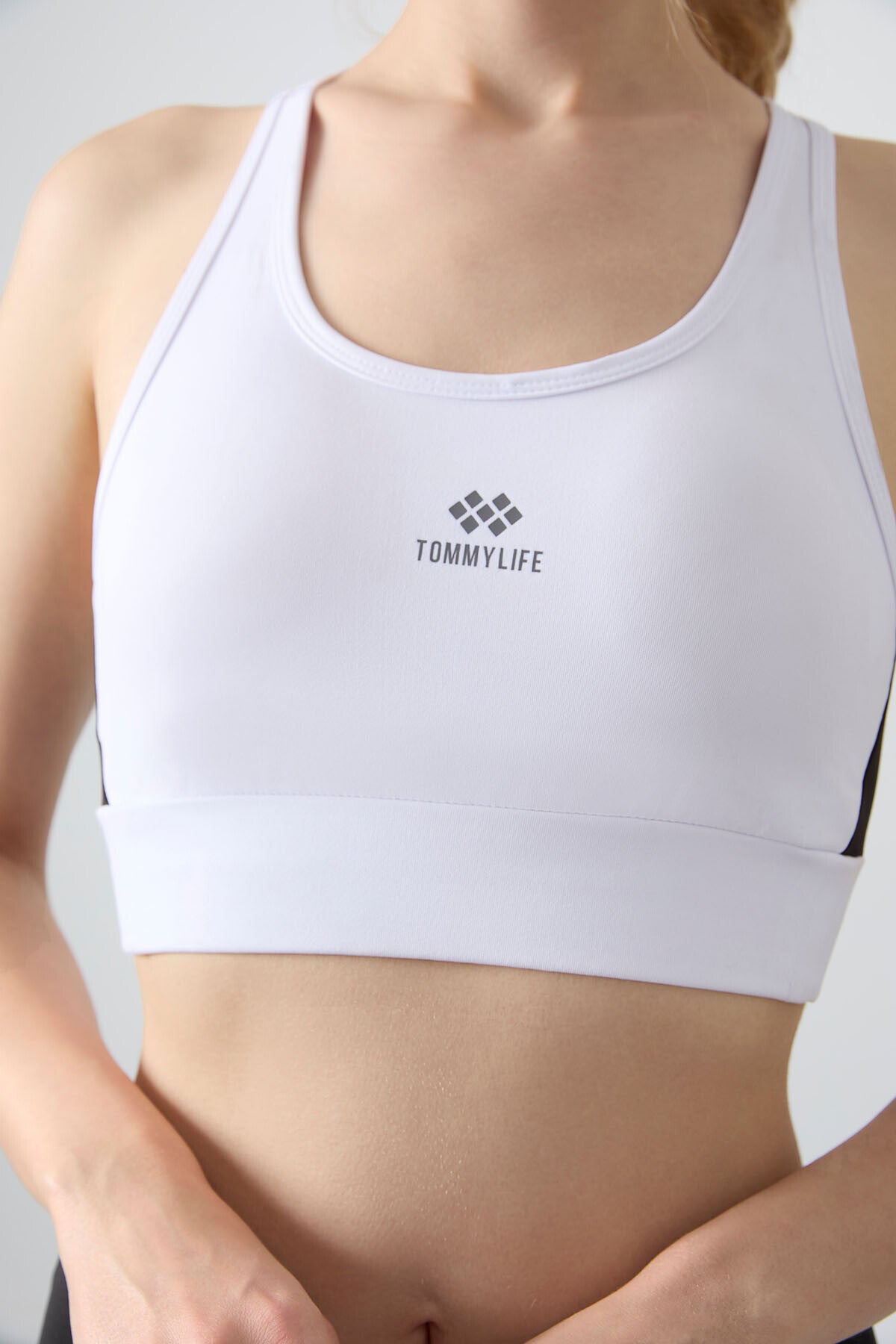 White Cross Back Detailed Slim Fit U Collar Padded Women's Sports Bra - 97121