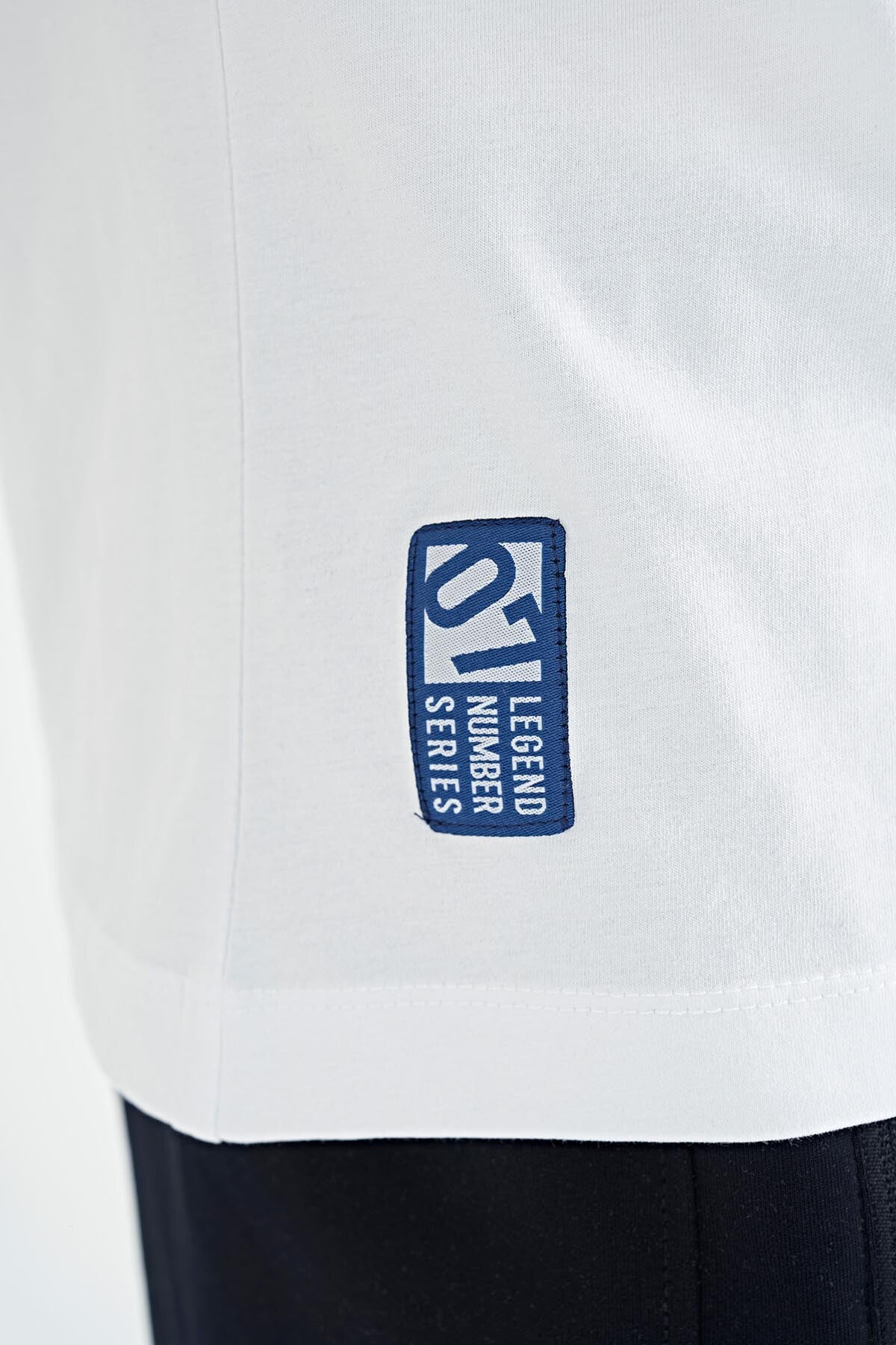 White Minimal Print Standard Fit O Collar Boys T-Shirt - 11132
