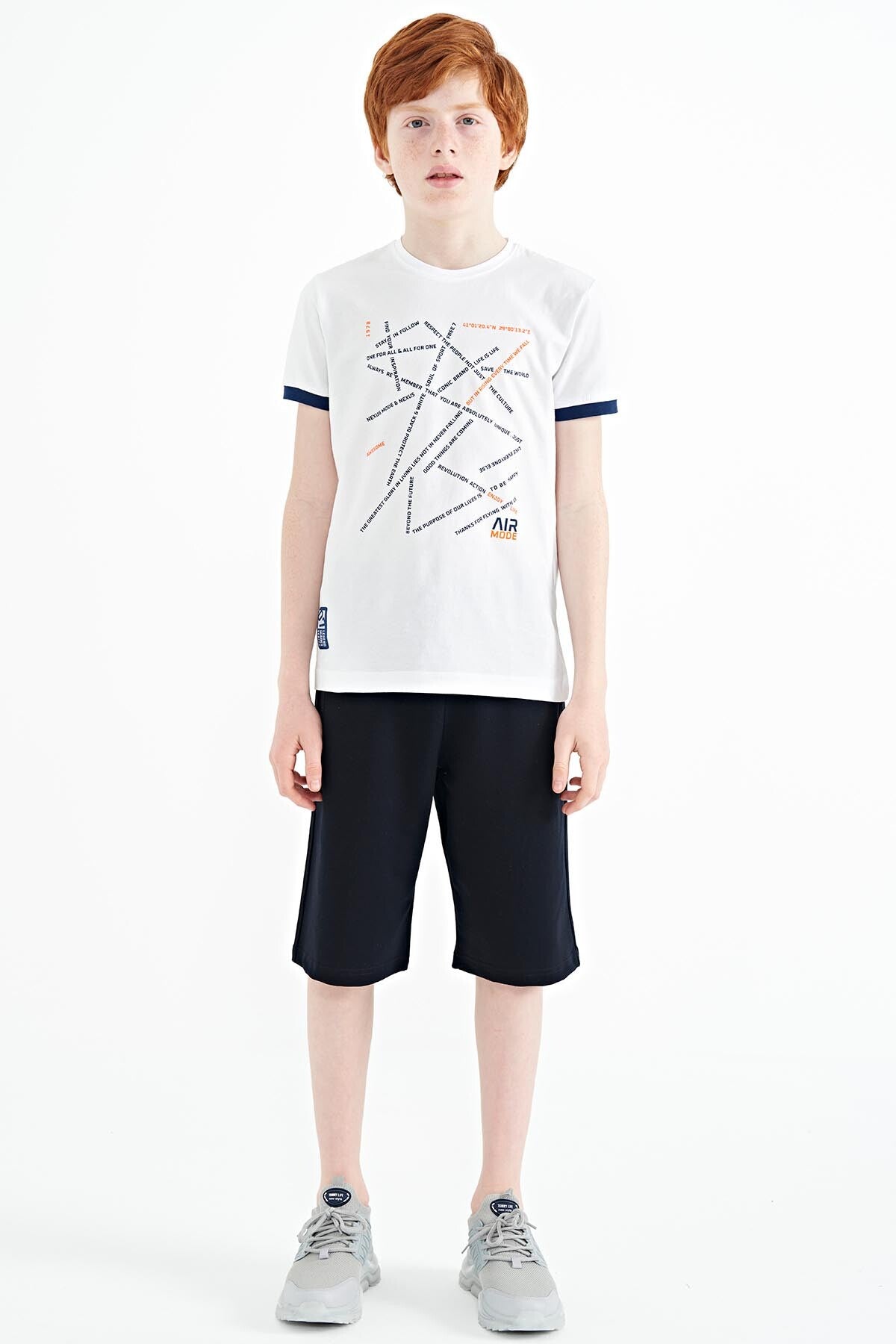 White Minimal Print Standard Fit O Collar Boys T-Shirt - 11132