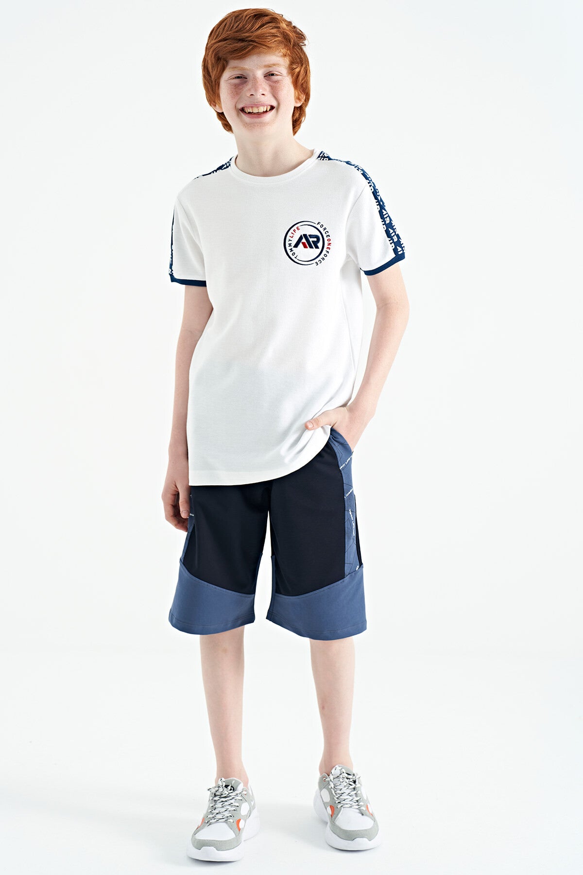 White Shoulder Print Detailed Standard Fit O Collar Boys' T-Shirt - 11121