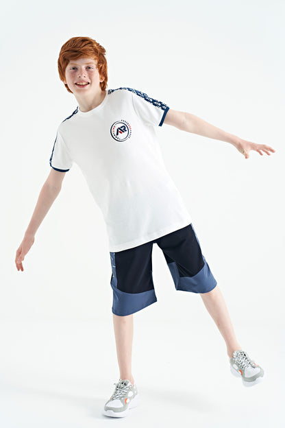 White Shoulder Print Detailed Standard Fit O Collar Boys' T-Shirt - 11121