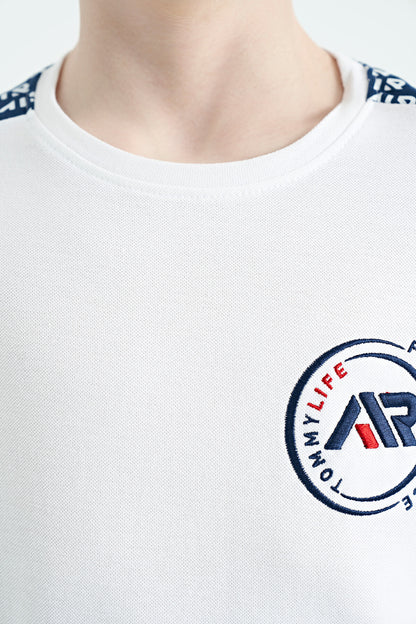 White Shoulder Print Detailed Standard Fit O Collar Boys' T-Shirt - 11121