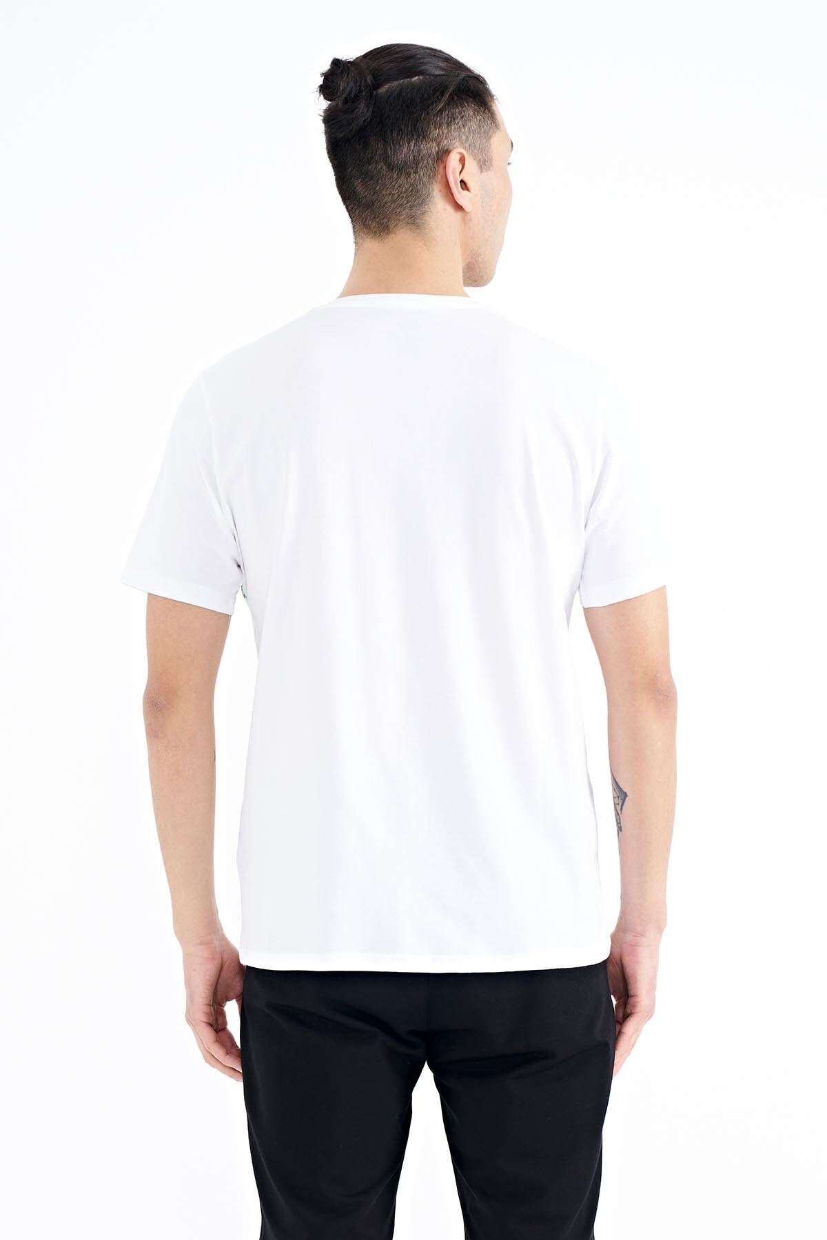 White Front Detailed Printed Standard Fit Men's T-shirt - 88200