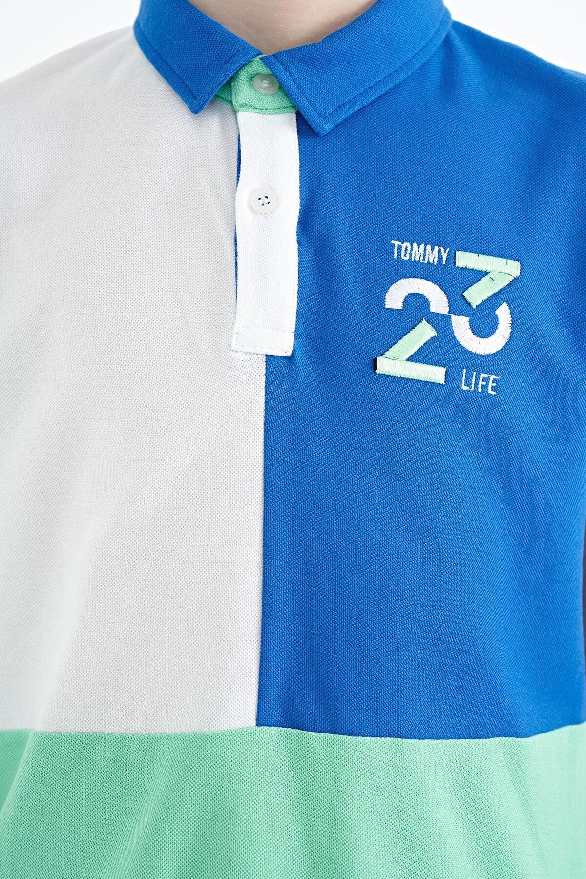 White Color Block Embroidered Detailed Standard Fit Polo Collar Boys T-Shirt - 11108