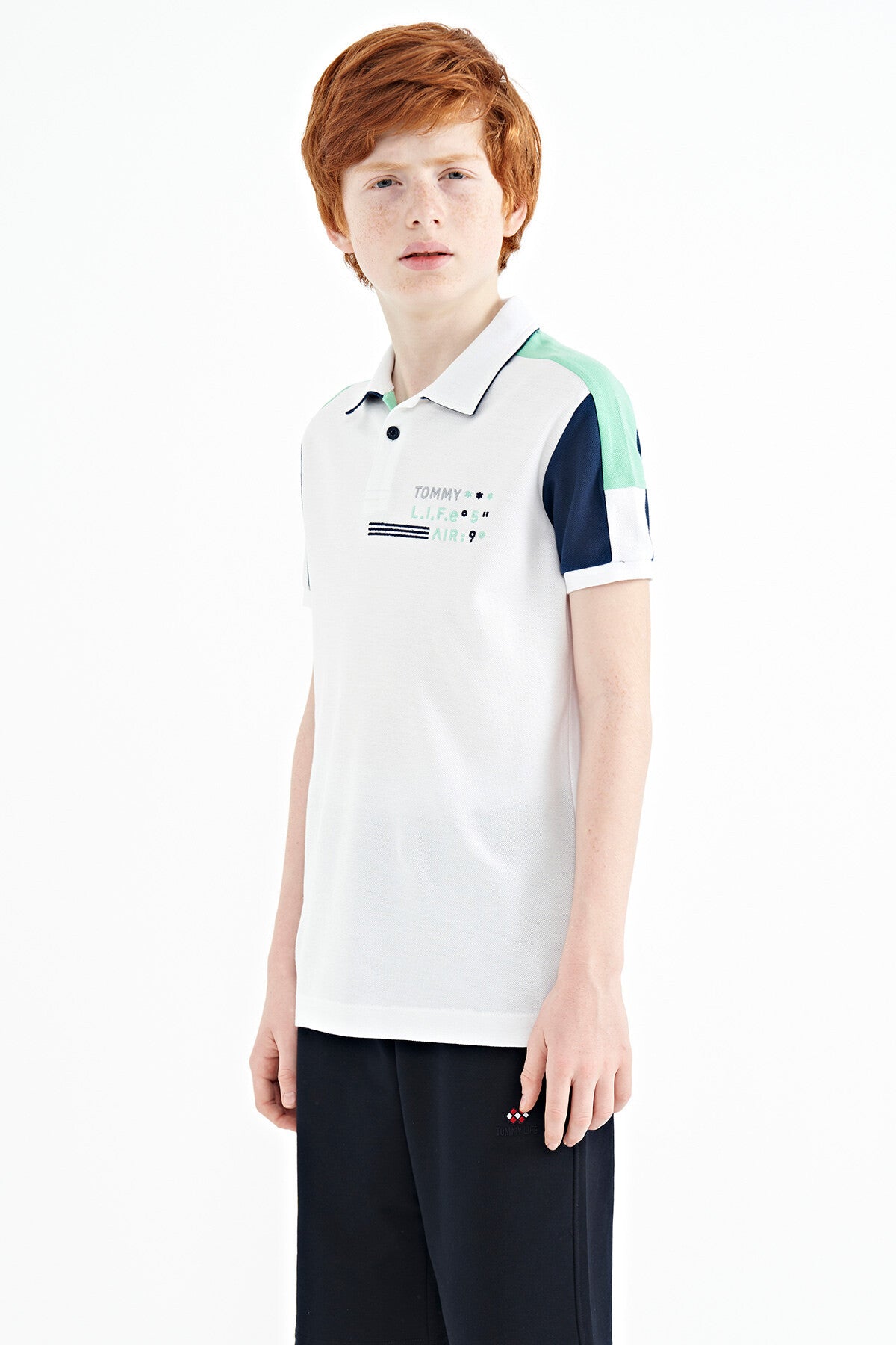 White Color Blocked Shoulder Trim Detailed Standard Fit Boys T-Shirt - 11155