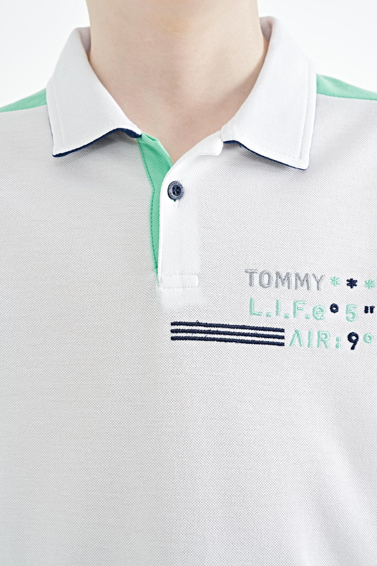 White Color Blocked Shoulder Trim Detailed Standard Fit Boys T-Shirt - 11155
