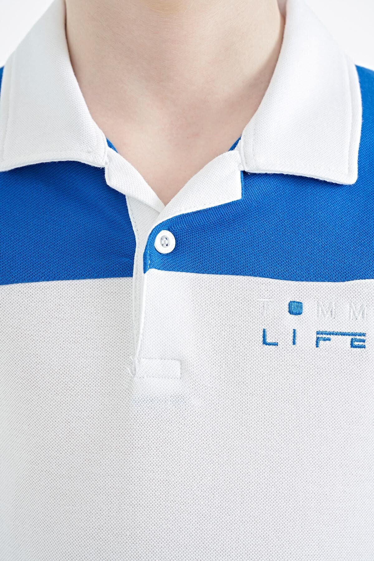 White Color Block Letter Embroidered Standard Fit Polo Collar Boys T-Shirt - 11095