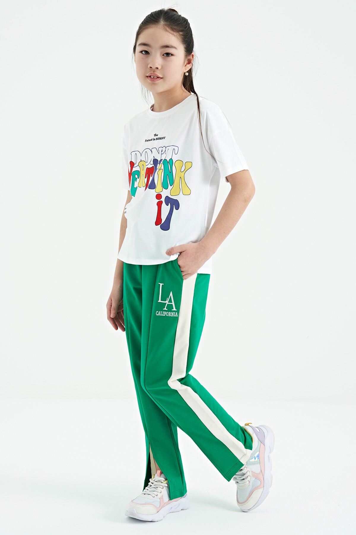 White Color Print O Collar Oversize Short Sleeve Girl's T-Shirt - 75112