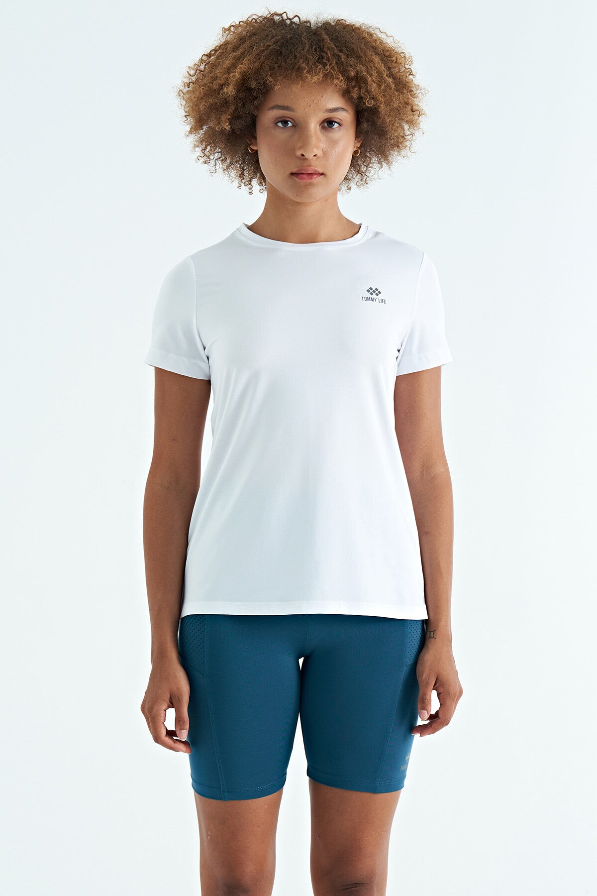 White Back Slit Detailed O Collar Short Sleeve Standard Fit Women's T-Shirt - 97267