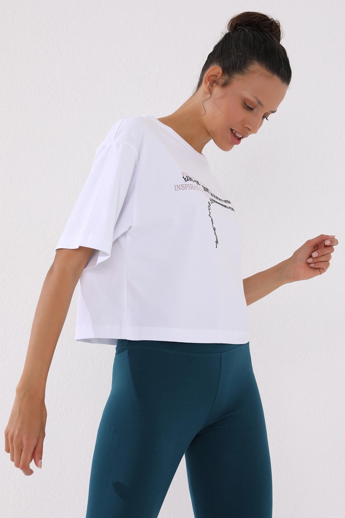 White Printed Short O Collar Women's Oversize T-Shirt - 97135