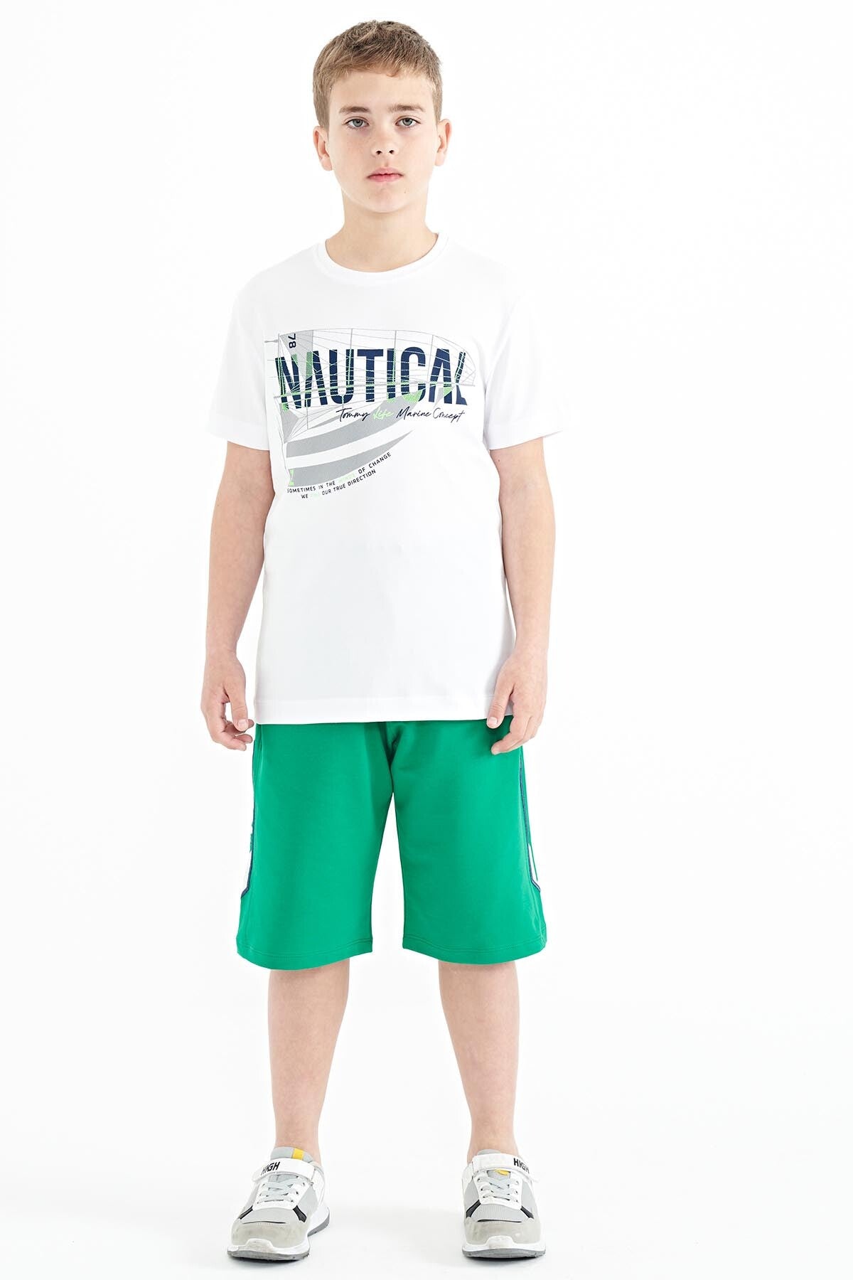 White Print Lettering O Collar Standard Fit Men's Boys T-Shirt - 11100