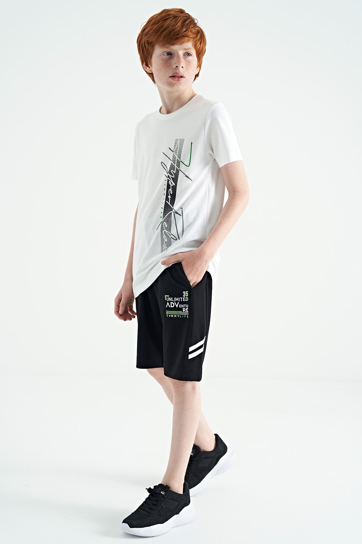 White Print Letter O Collar Standard Fit Boys T-Shirt - 11119