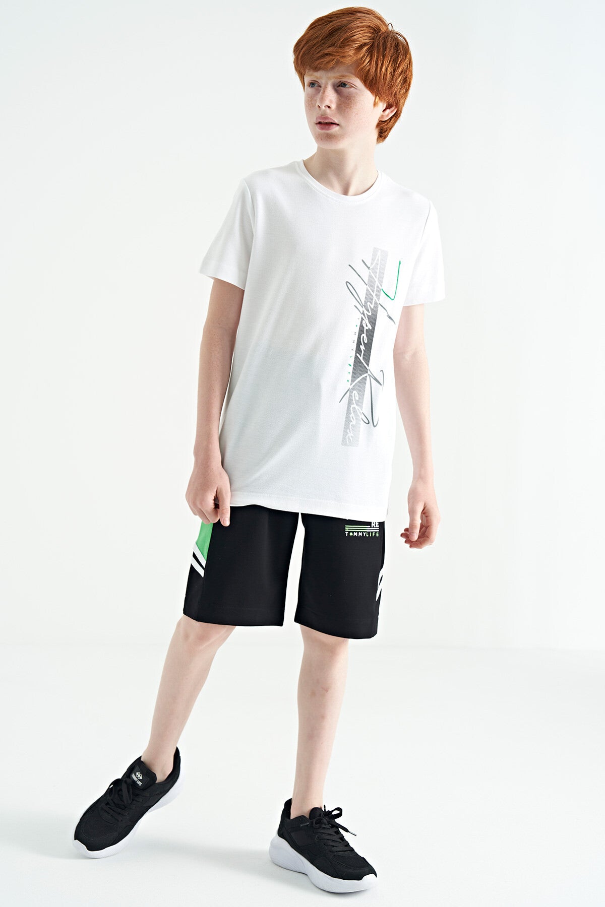 White Print Letter O Collar Standard Fit Boys T-Shirt - 11119