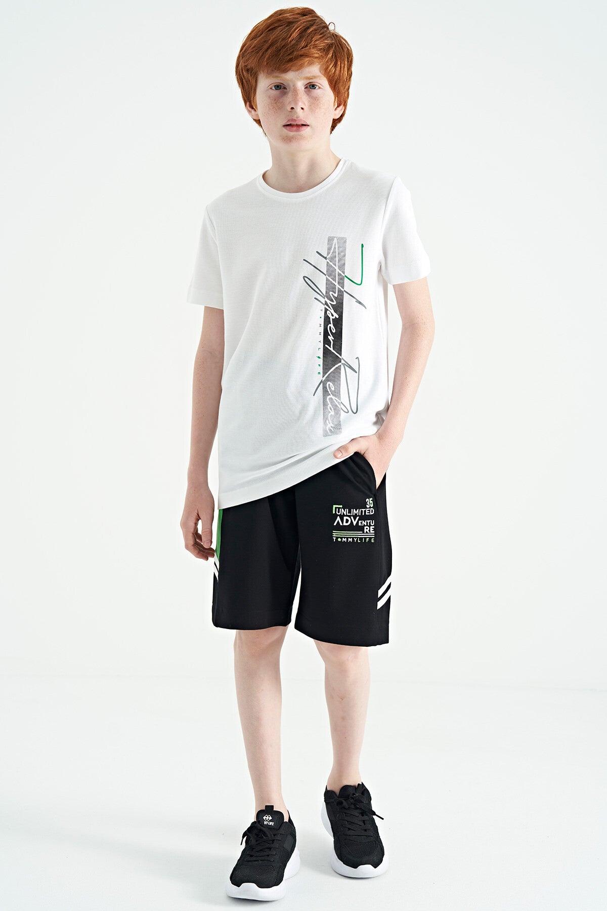 White Print Letter O Collar Standard Fit Boys T-Shirt - 11119