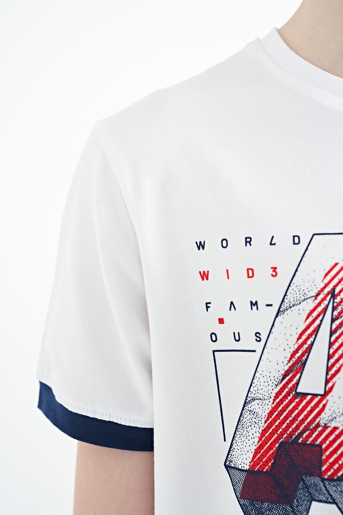 White Print Standard Fit O Neck Boys' T-Shirt - 11098