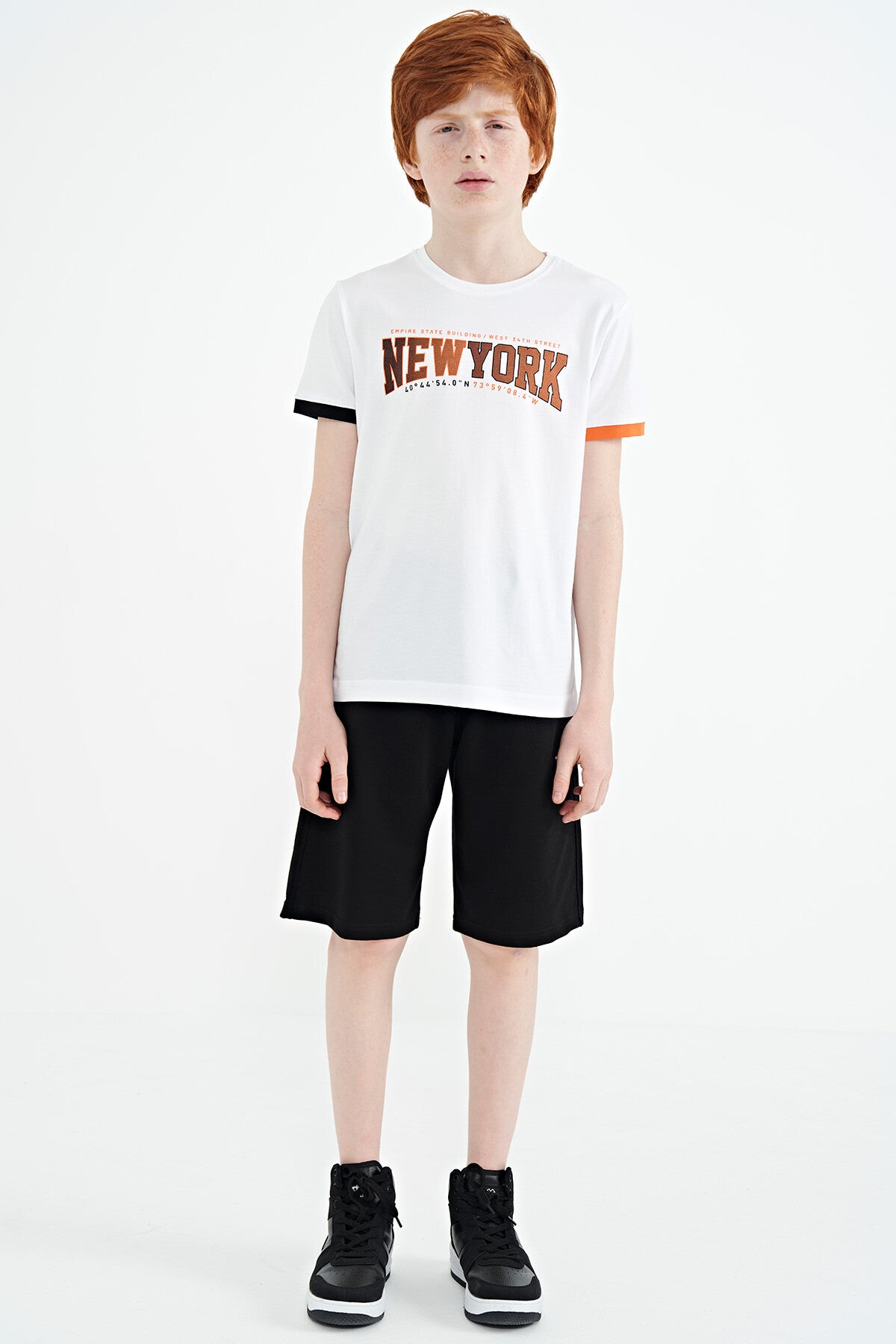 White Print Standard Fit O Collar Boys T-Shirt - 11105
