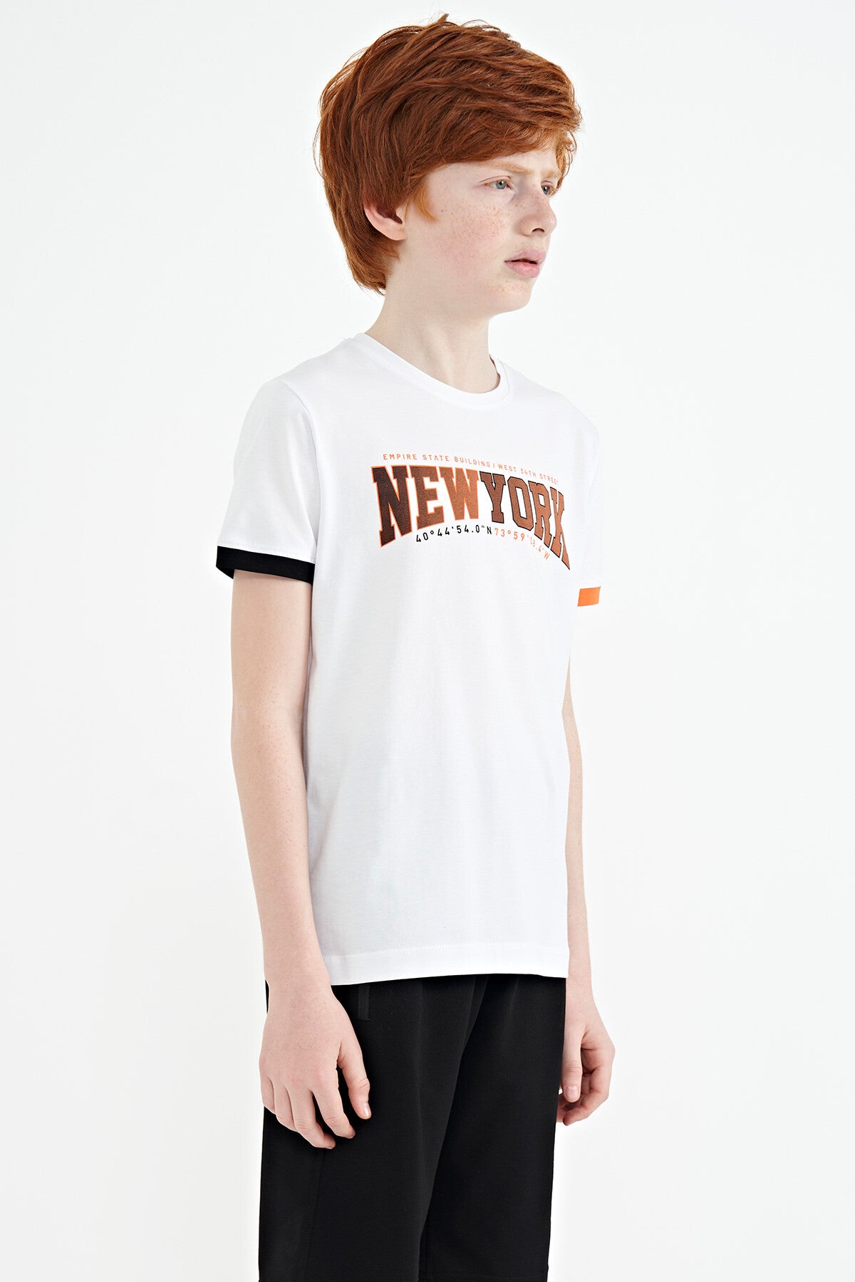 White Print Standard Fit O Collar Boys T-Shirt - 11105