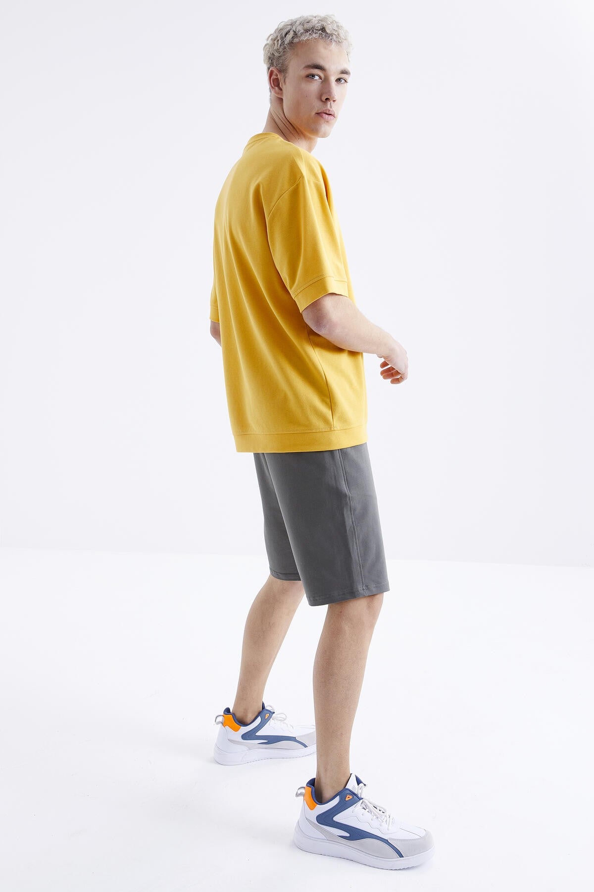 Laced Standard Cut Basic Men's Shorts - 81212