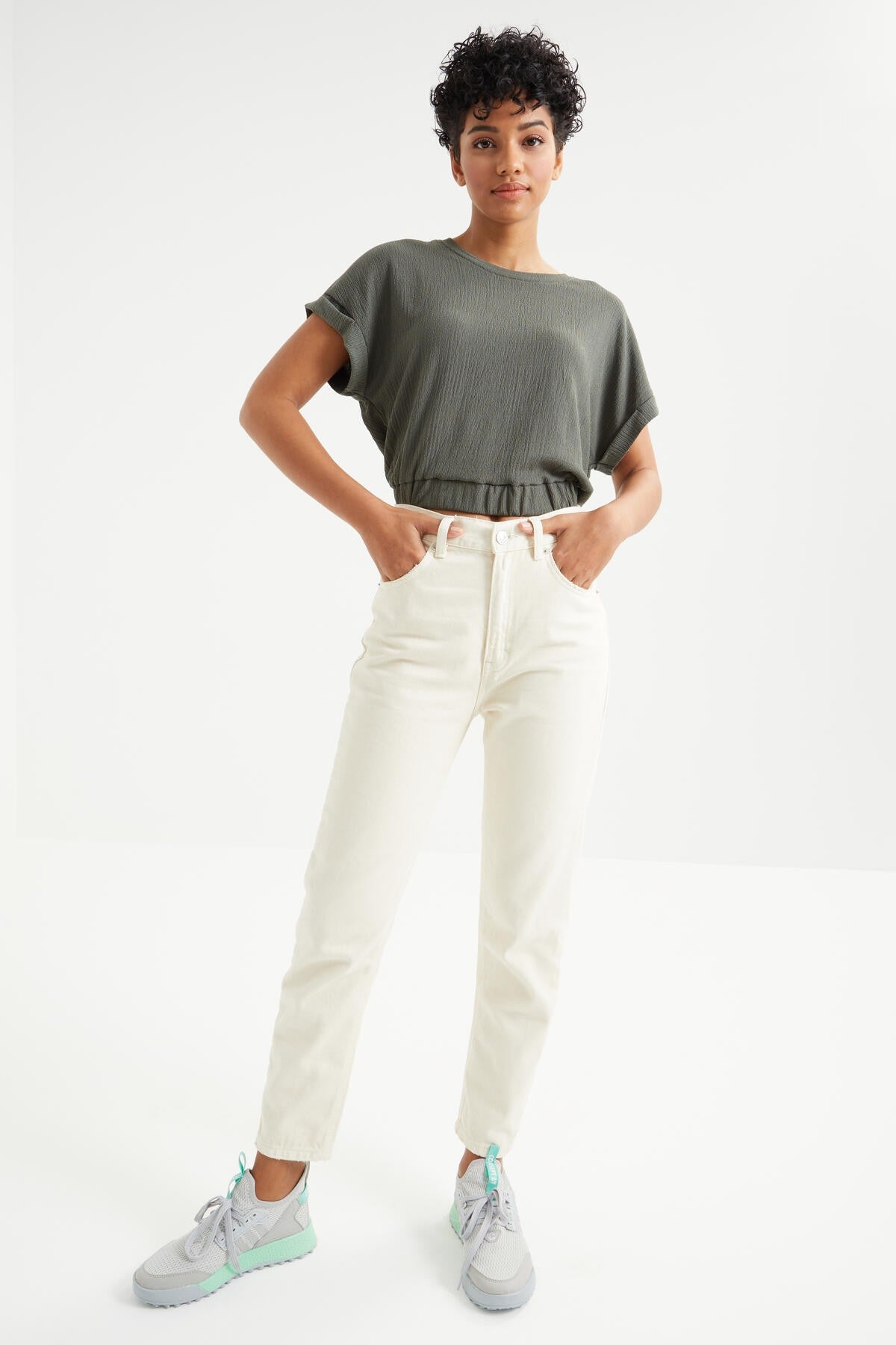 Basic O Collar Stretch Crinkle Fabric Women's Crop Top T-Shirt - 97227