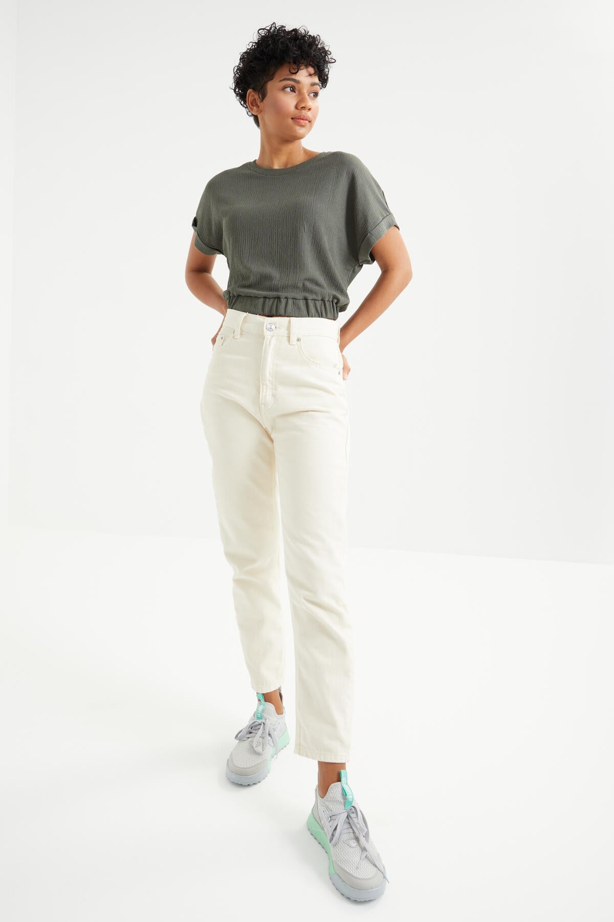 Basic O Collar Stretch Crinkle Fabric Women's Crop Top T-Shirt - 97227