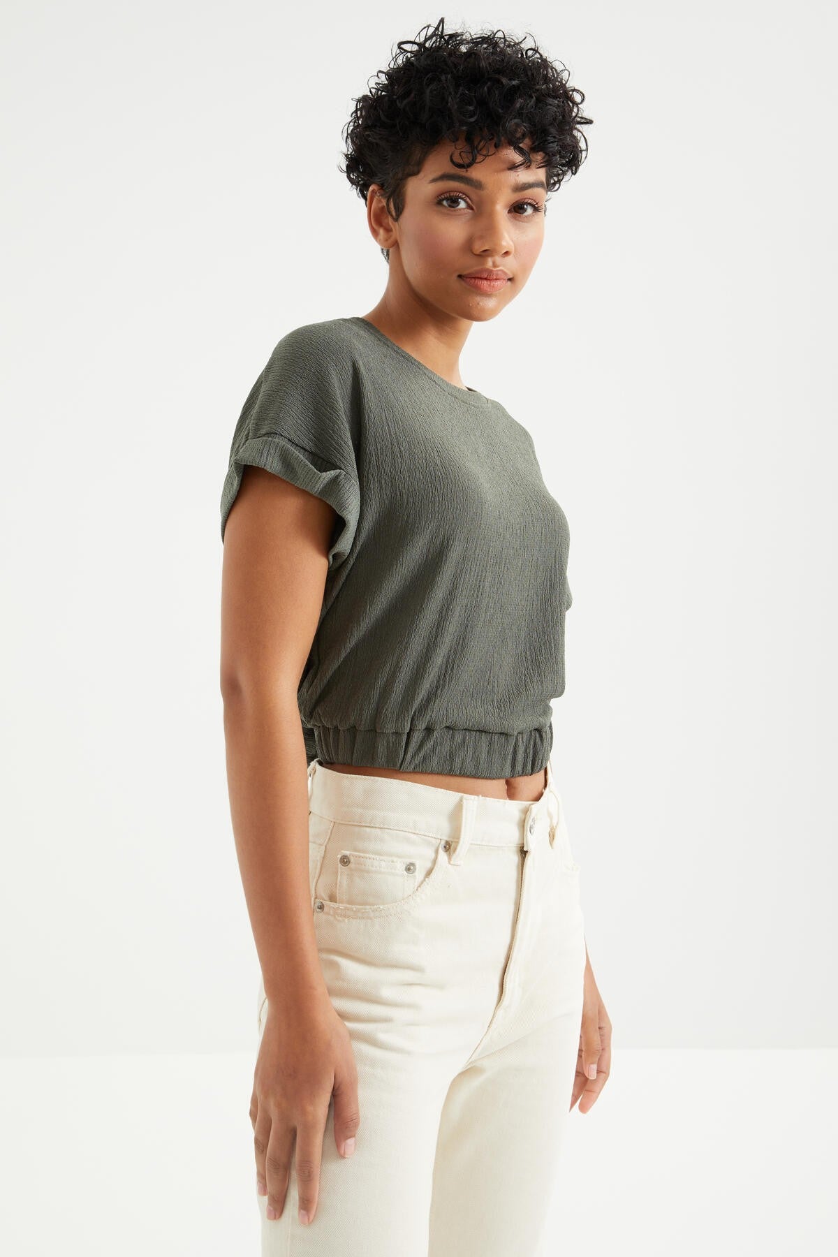 Basic O Collar Stretch Crinkle Fabric Women's Crop Top T-Shirt - 97227