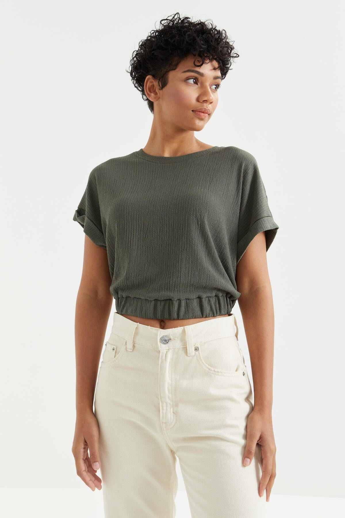Basic O Collar Stretch Crinkle Fabric Women's Crop Top T-Shirt - 97227