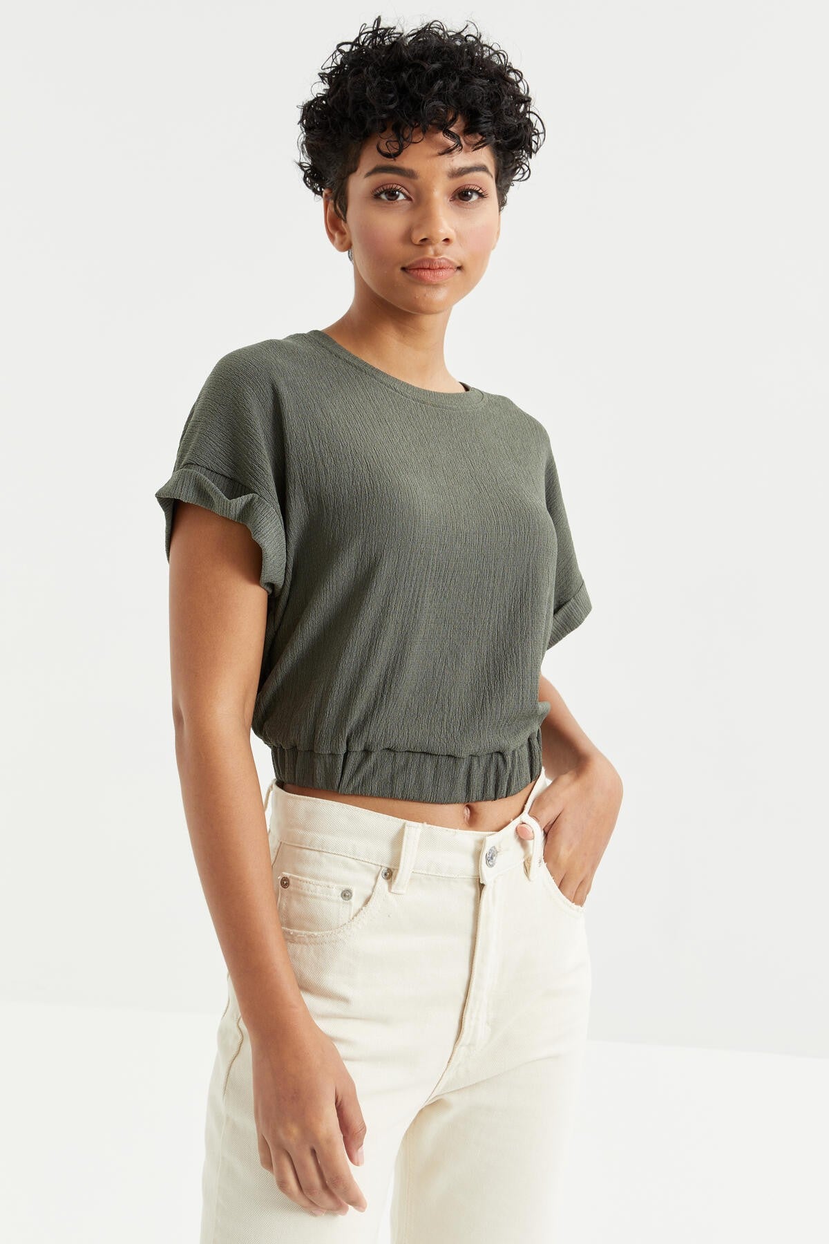 Basic O Collar Stretch Crinkle Fabric Women's Crop Top T-Shirt - 97227