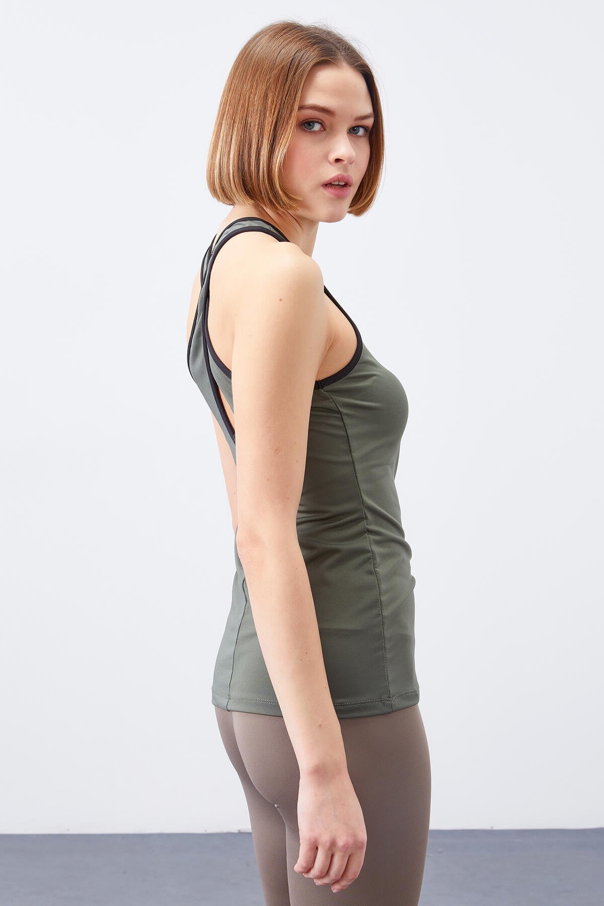 Cross-Strap Sleeveless Standard Fit Women's Sports Singlet - 97094