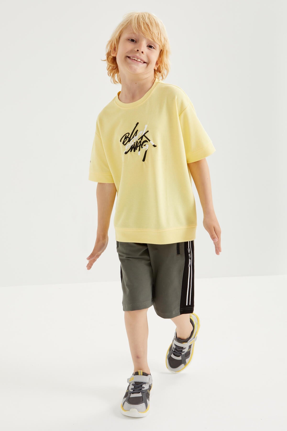 Zippered Pocket Laced Standard Fit Boys Shorts - 10885