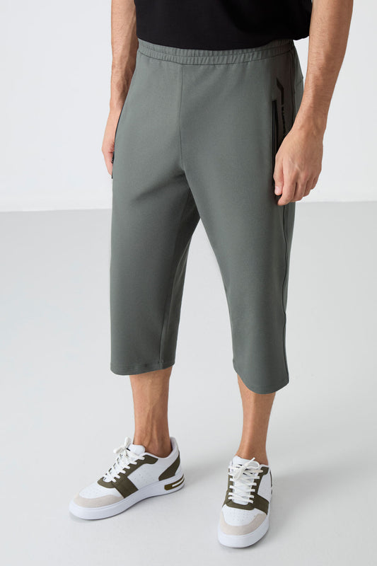 Zippered Pocket Standard Fit Classic Hem Men's Capri - 83091